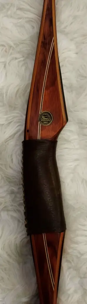 Traditional Longbow CAZADOR LH 45# 68'' -2.webp