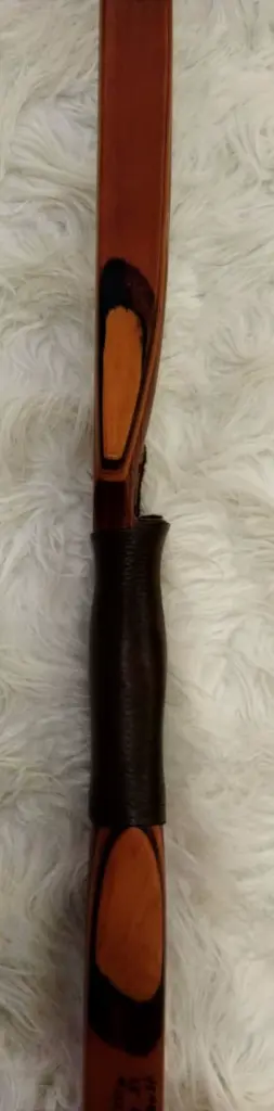 Traditional Longbow CAZADOR LH 45# 68'' -4.webp